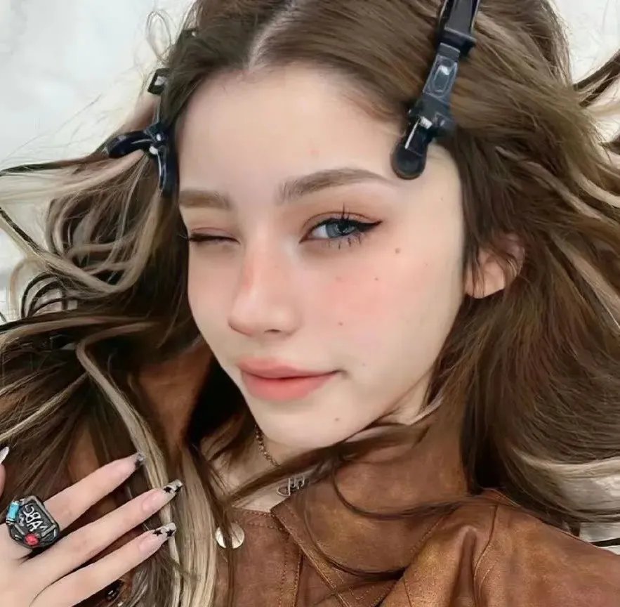 别紧张，我来自未来 在线观看封面